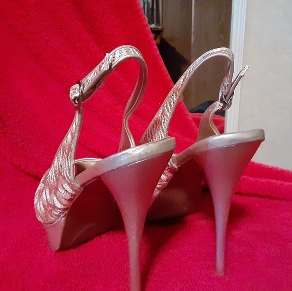 Shoes - Picture 6 of 7